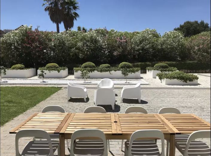 Image No.25-6 Bed Property for sale