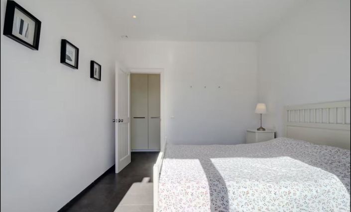 Image No.41-6 Bed Property for sale