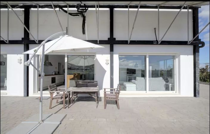 Image No.54-6 Bed Property for sale