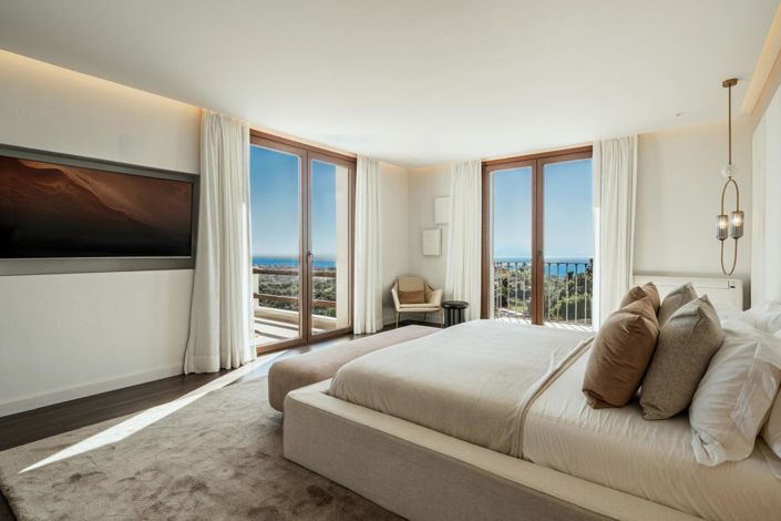 Image No.19-5 Bed Property for sale