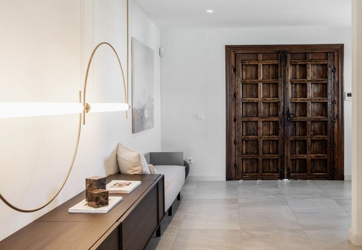 Image No.5-5 Bed Property for sale