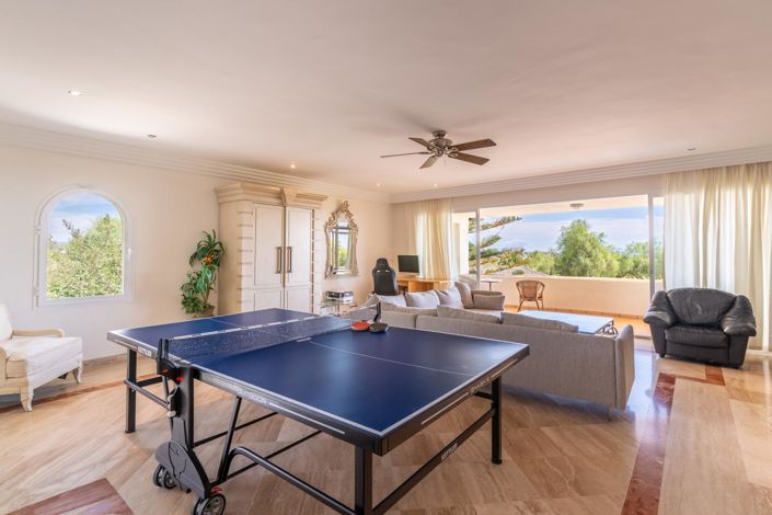 Image No.11-5 Bed Property for sale