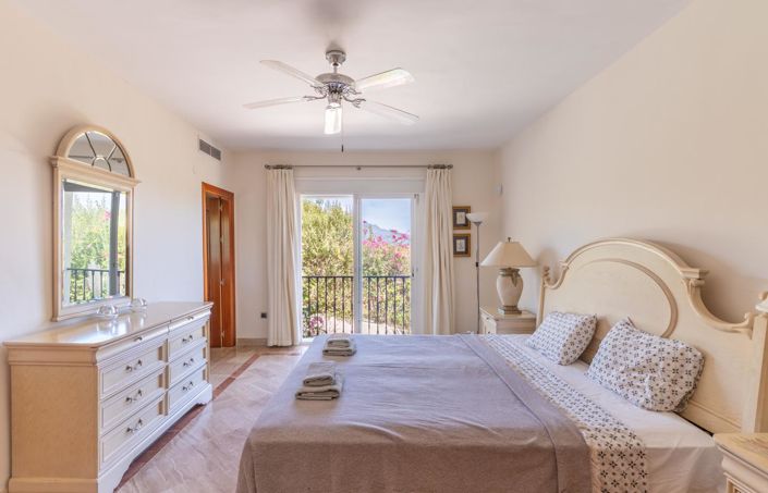 Image No.18-5 Bed Property for sale