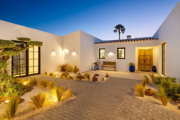 Image No.19-8 Bed Property for sale