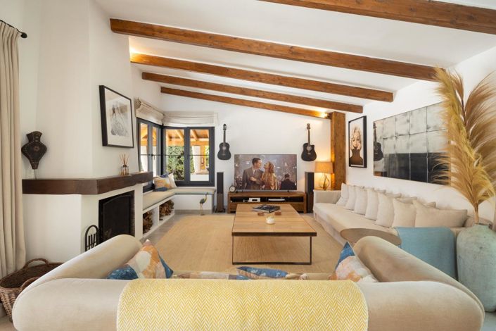 Image No.5-8 Bed Property for sale