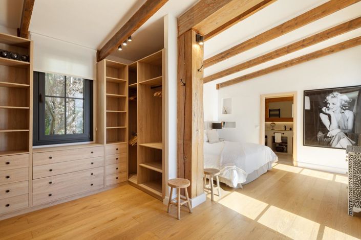 Image No.7-8 Bed Property for sale