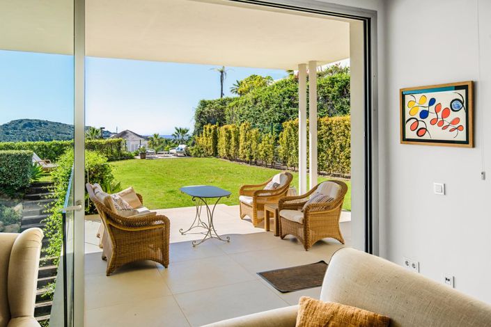 Image No.10-3 Bed Property for sale