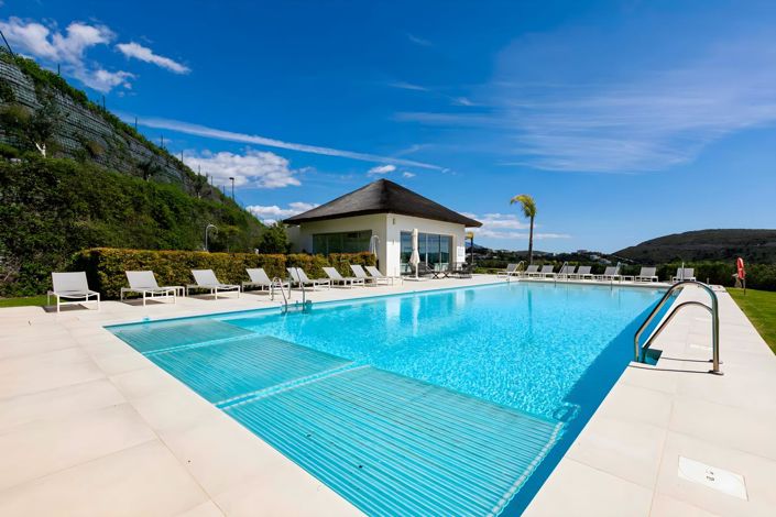Image No.28-3 Bed Property for sale