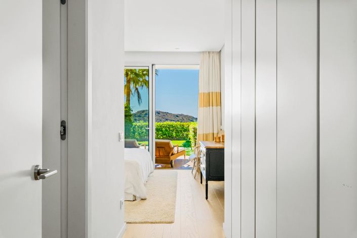 Image No.42-3 Bed Property for sale
