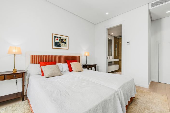 Image No.9-3 Bed Property for sale