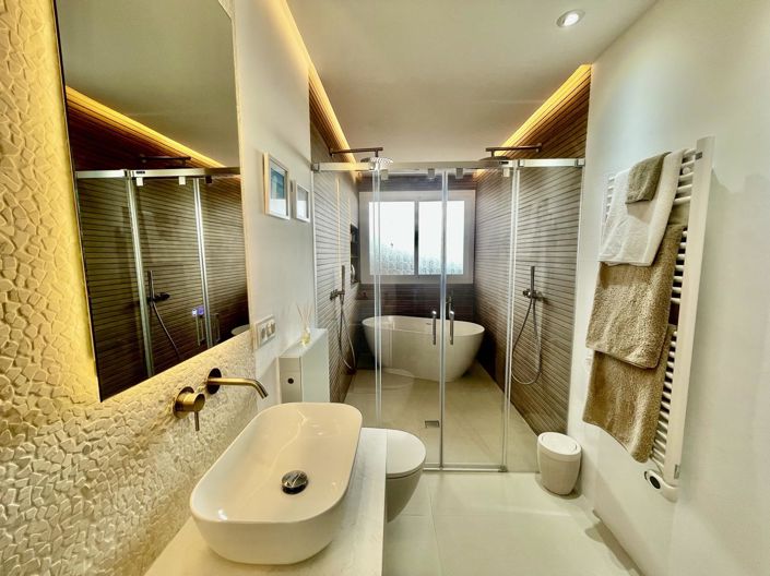 Image No.18-3 Bed Property for sale