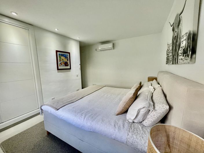 Image No.25-3 Bed Property for sale