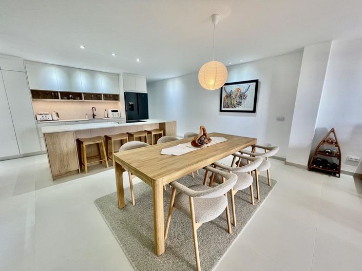 Image No.5-3 Bed Property for sale