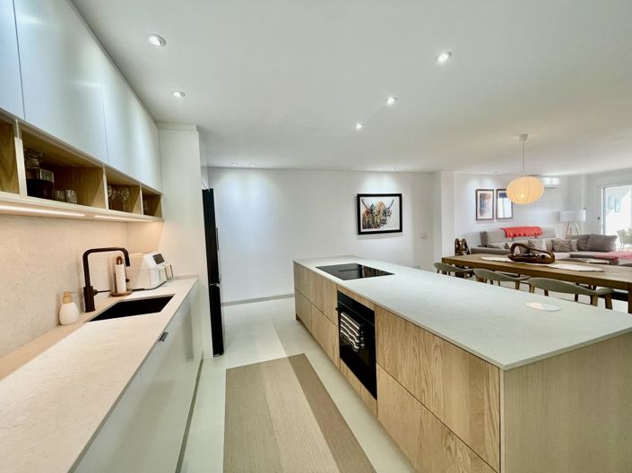Image No.6-3 Bed Property for sale