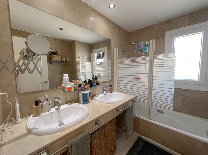 Image No.26-2 Bed Property for sale