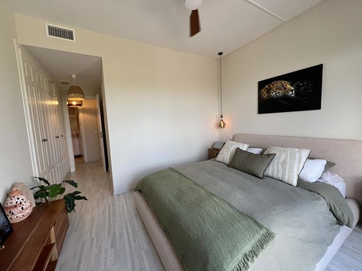 Image No.30-2 Bed Property for sale