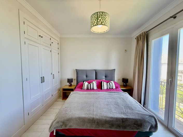 Image No.26-3 Bed Property for sale
