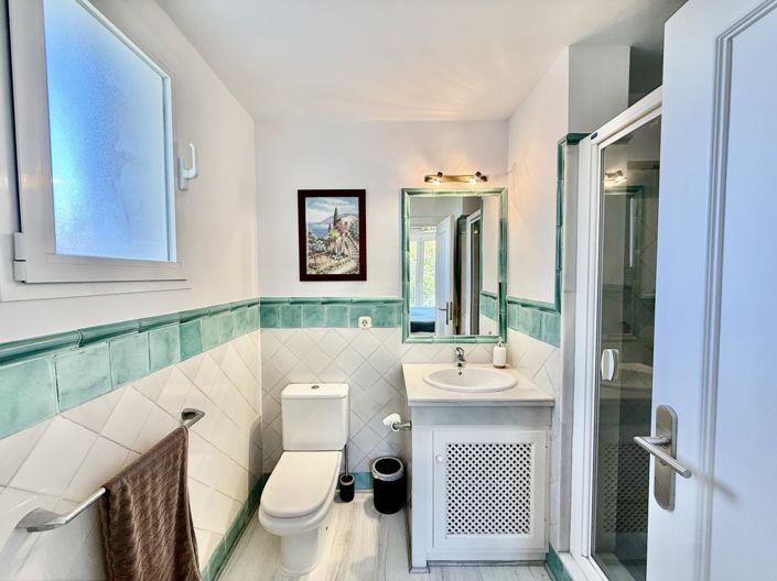 Image No.38-3 Bed Property for sale