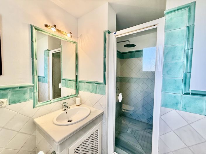 Image No.39-3 Bed Property for sale