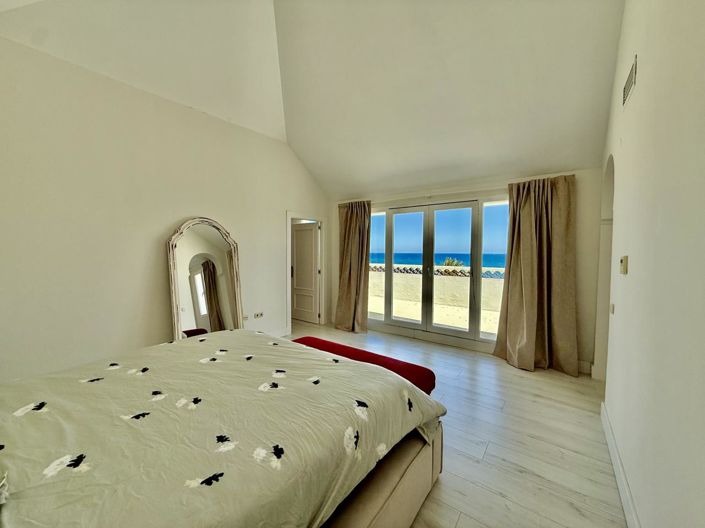 Image No.42-3 Bed Property for sale