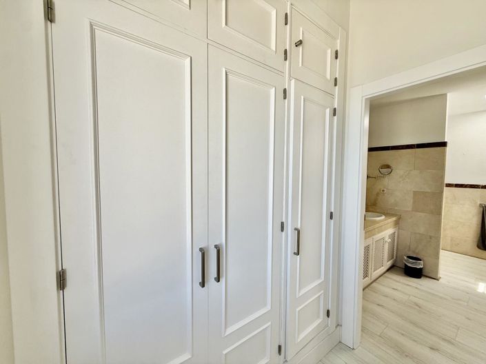 Image No.44-3 Bed Property for sale