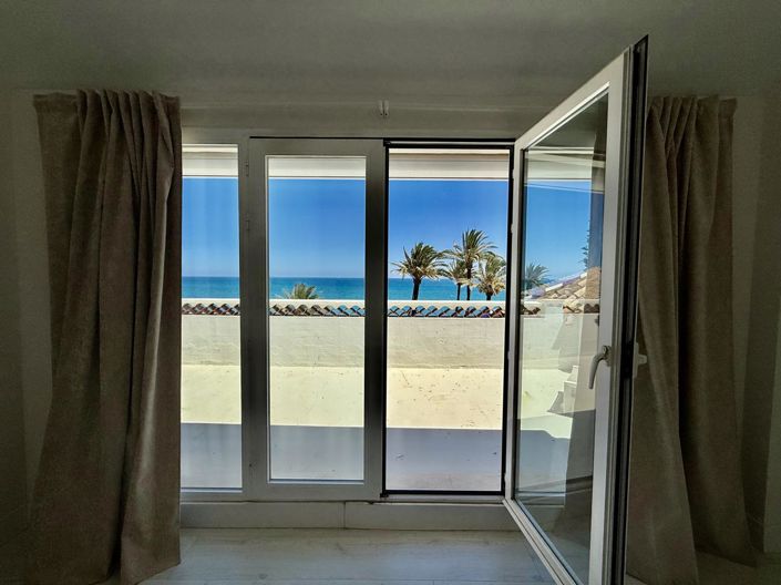 Image No.48-3 Bed Property for sale