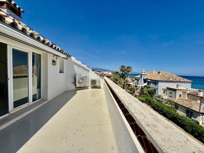 Image No.53-3 Bed Property for sale