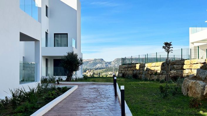 Image No.14-2 Bed Property for sale