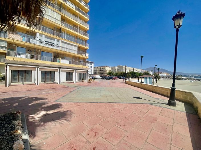 Image No.3-3 Bed Property for sale