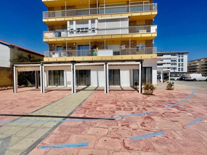 Image No.6-3 Bed Property for sale