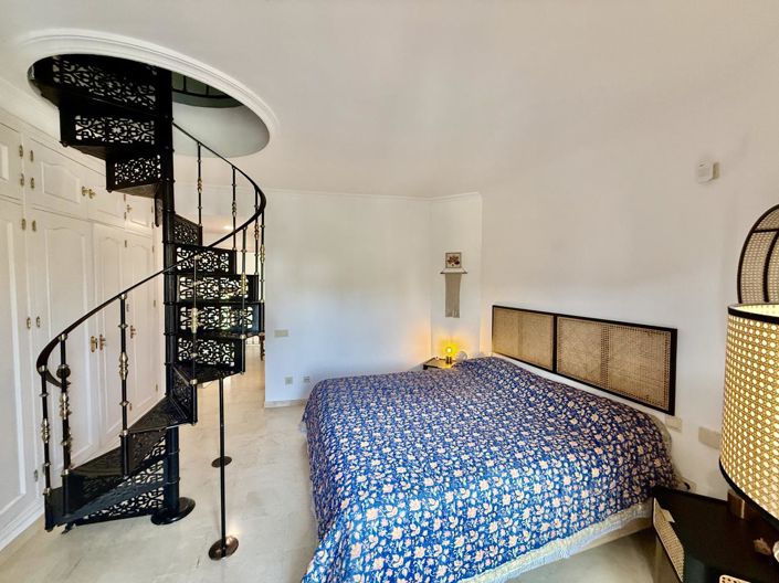Image No.28-2 Bed Property for sale