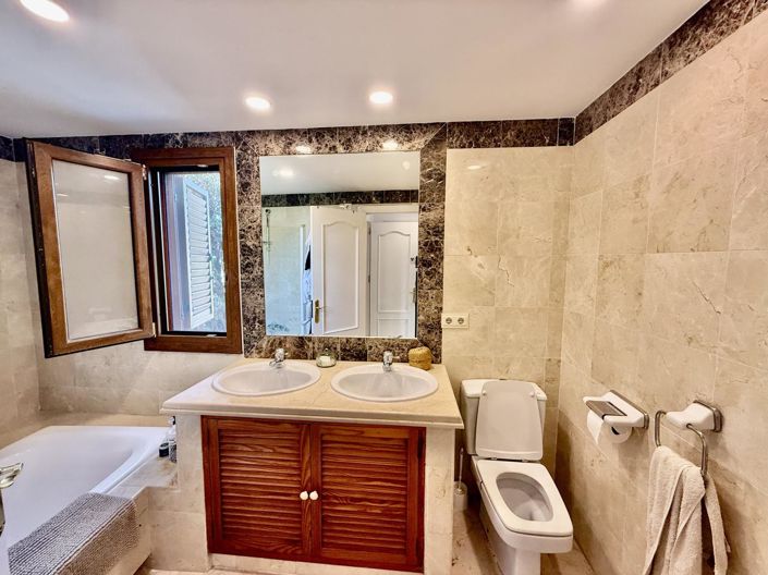 Image No.31-2 Bed Property for sale