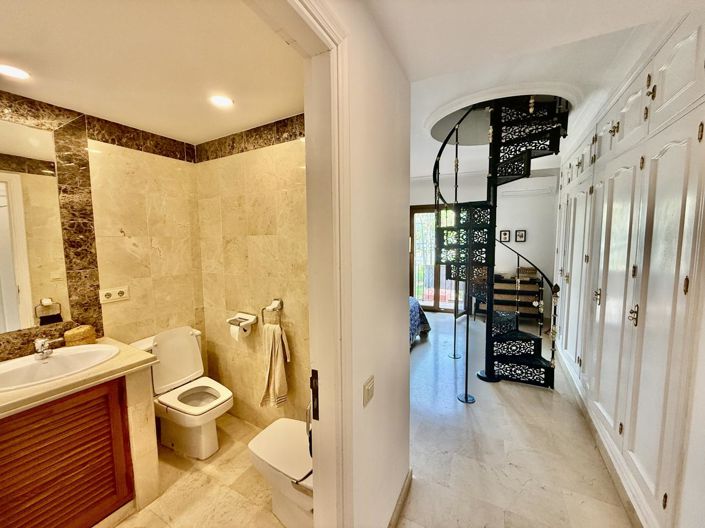 Image No.32-2 Bed Property for sale