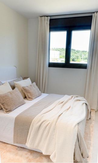 Image No.12-3 Bed Property for sale