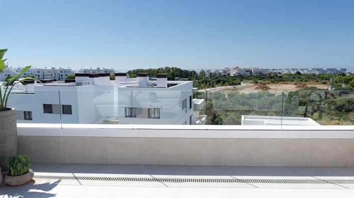 Image No.27-3 Bed Property for sale