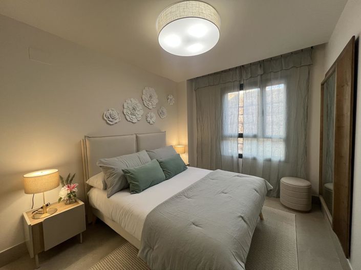 Image No.4-2 Bed Property for sale