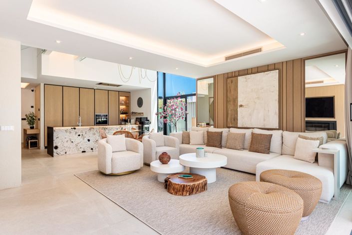 Image No.7-4 Bed Property for sale