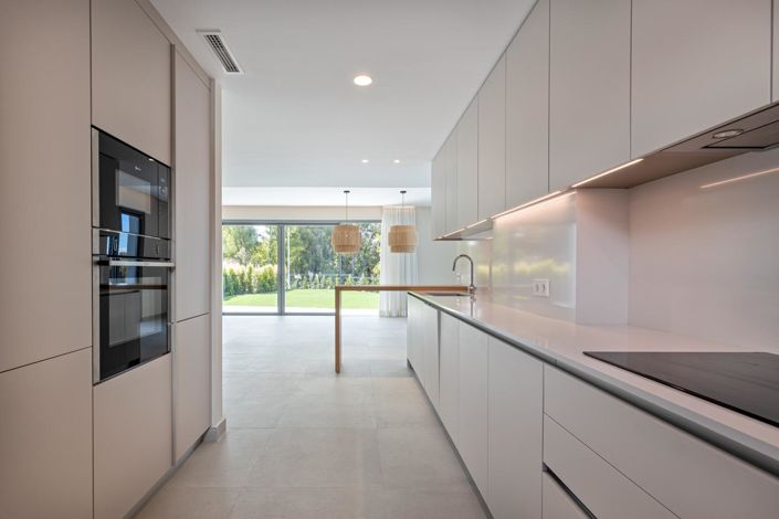 Image No.7-4 Bed Property for sale
