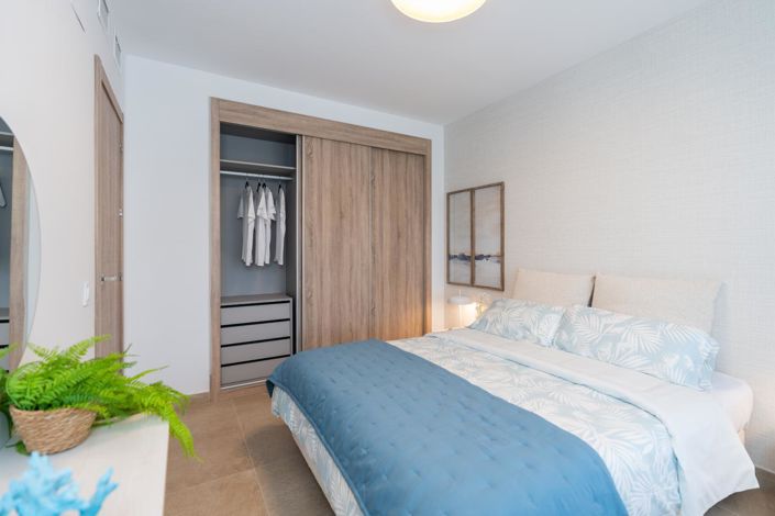 Image No.11-2 Bed Property for sale