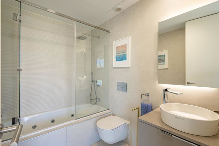 Image No.28-3 Bed Property for sale