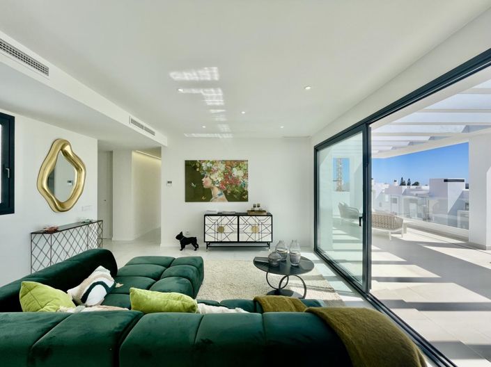 Image No.11-3 Bed Property for sale