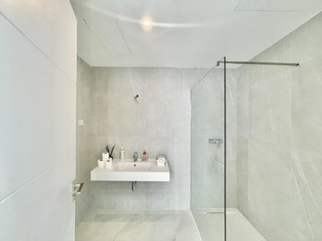 4273937-b0b54848