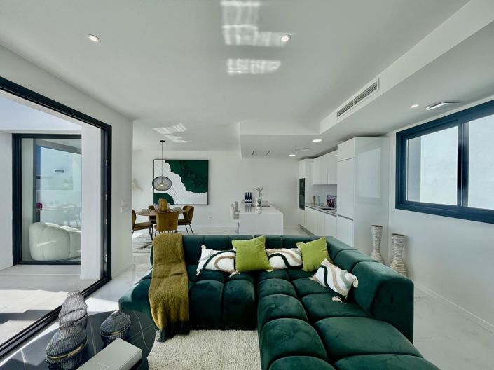 Image No.2-3 Bed Property for sale