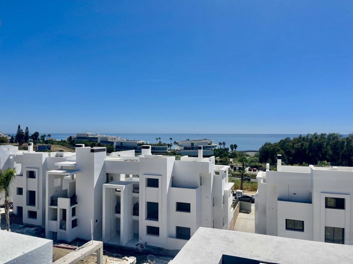 Image No.30-3 Bed Property for sale
