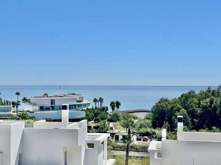 Image No.31-3 Bed Property for sale