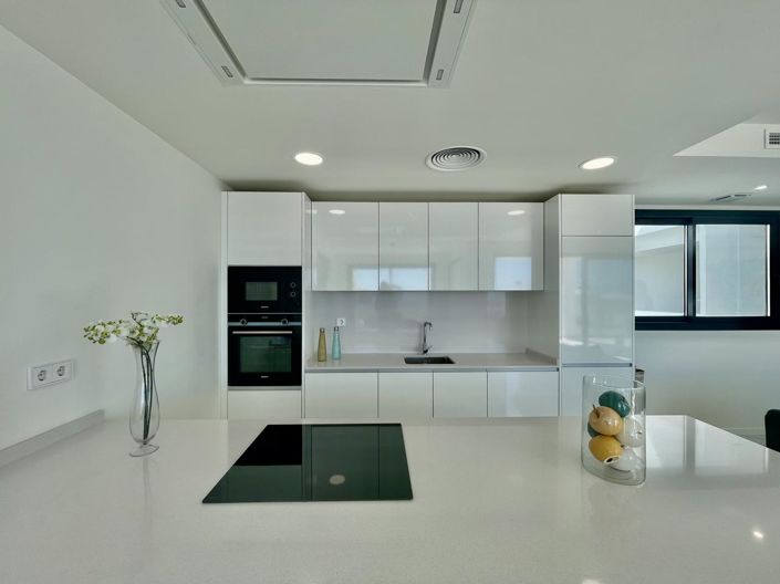 Image No.5-3 Bed Property for sale