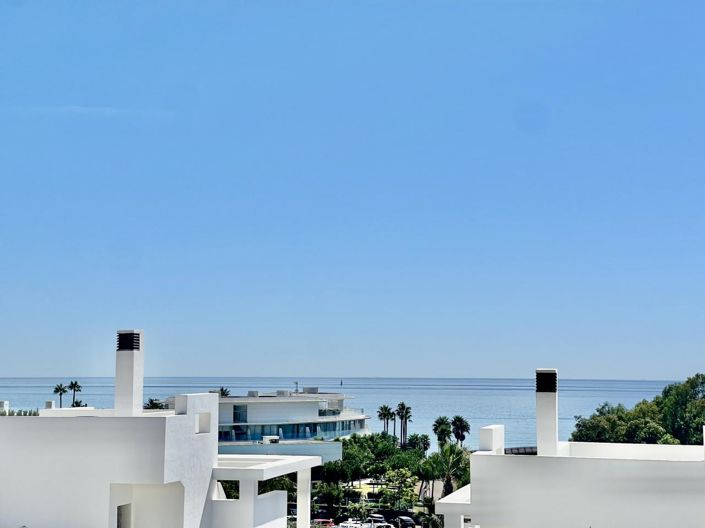 Image No.7-3 Bed Property for sale