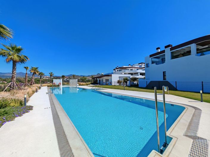 Image No.10-2 Bed Property for sale