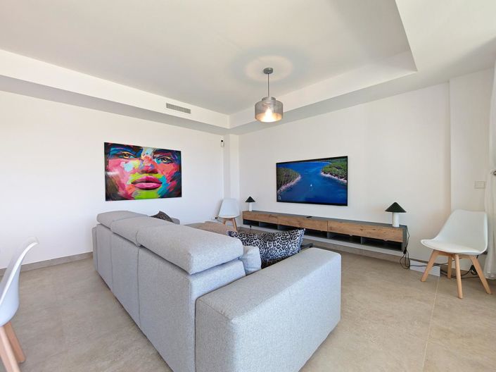 Image No.19-2 Bed Property for sale