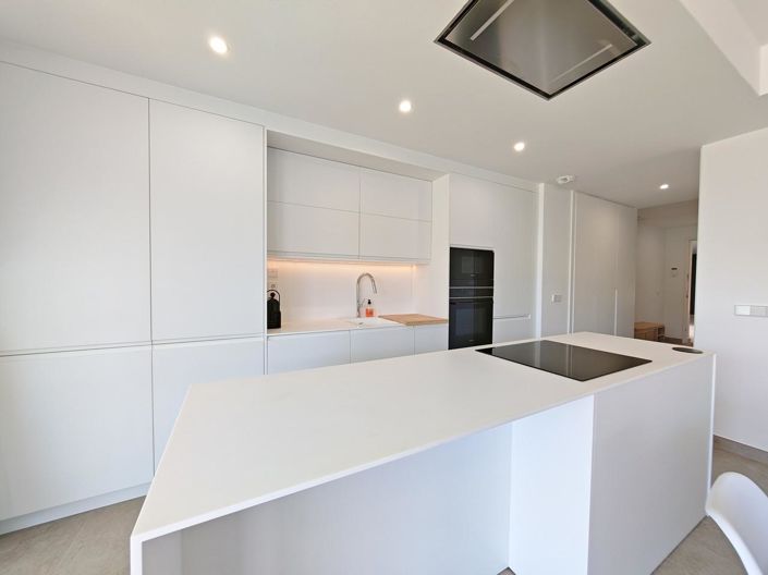 Image No.21-2 Bed Property for sale